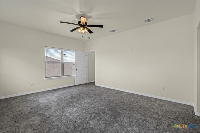 Building Photo - 712 Eagle Pass Dr