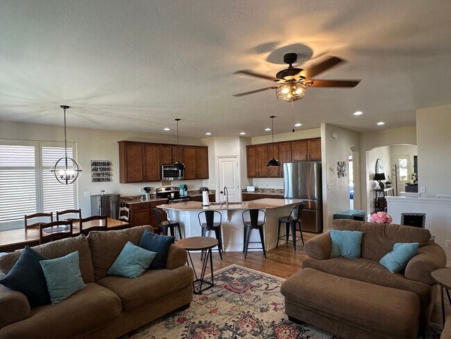 Building Photo - Beautiful 5 bedroom ranch home in (D49)
