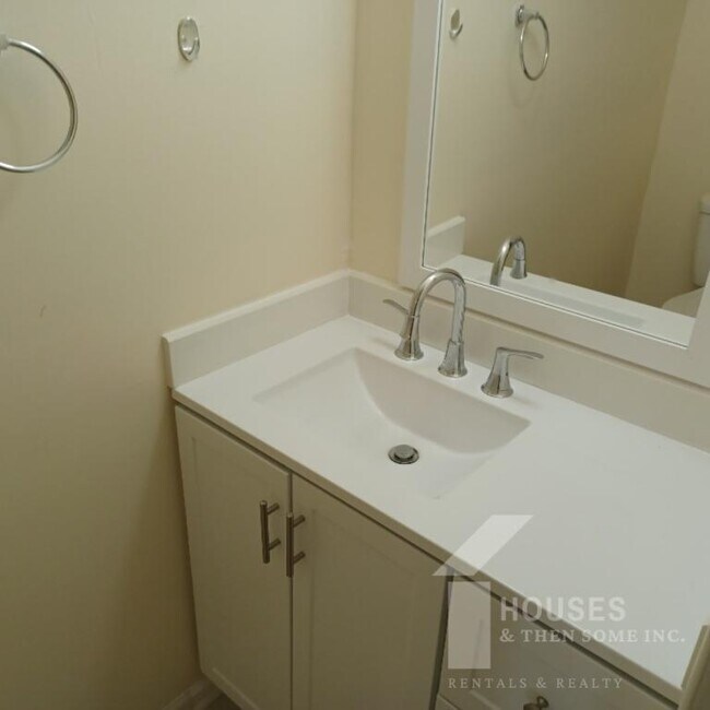Building Photo - 55 Summercreek Dr