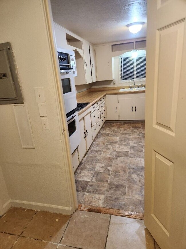 Building Photo - 3-Bedroom 1 1/2-Bathroom home in Creswell