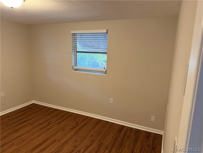 Building Photo - 7 N Jackson St