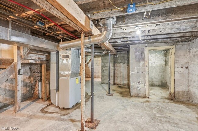 Building Photo - 285 Sumner Ct