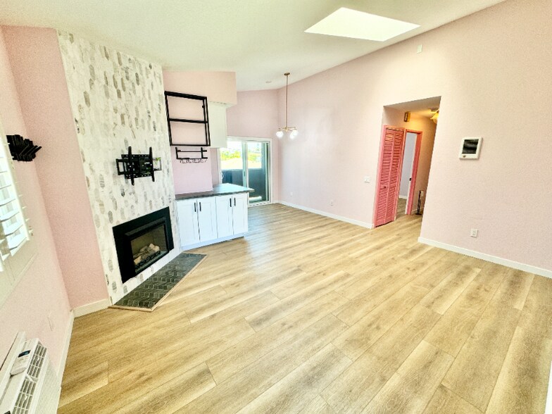 Building Photo - 4377 Wilson Ave