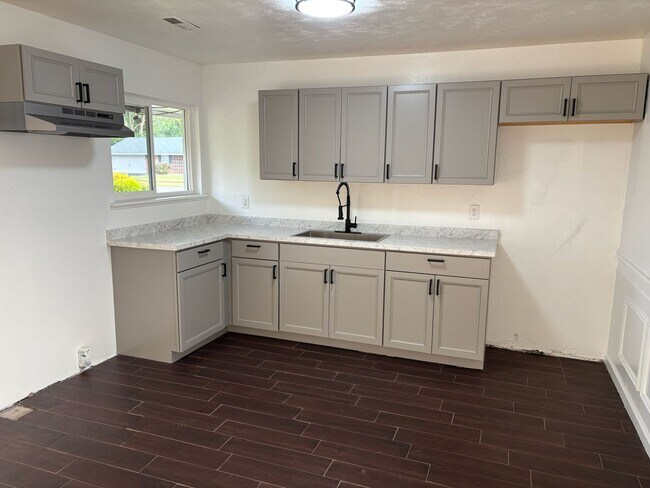 Building Photo - Cozy 3BR Home in Elida – $1,595/mo