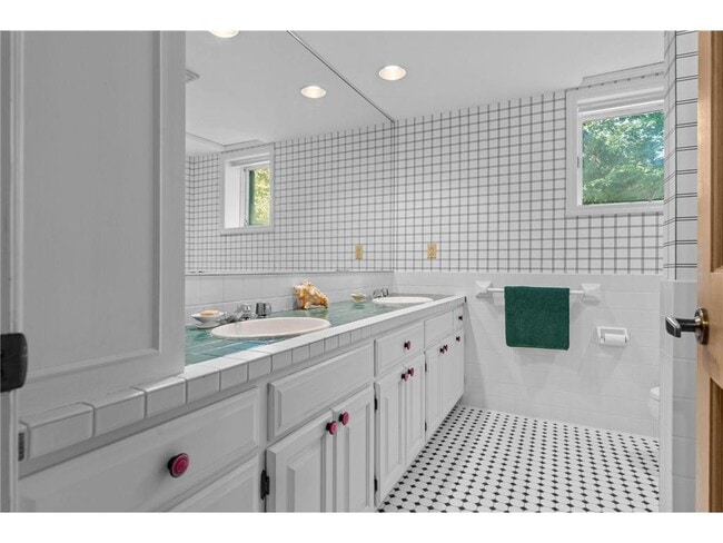 Building Photo - 3942 Enchanted Ln