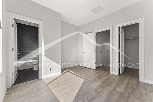 Building Photo - 6996 W Alaska Dr