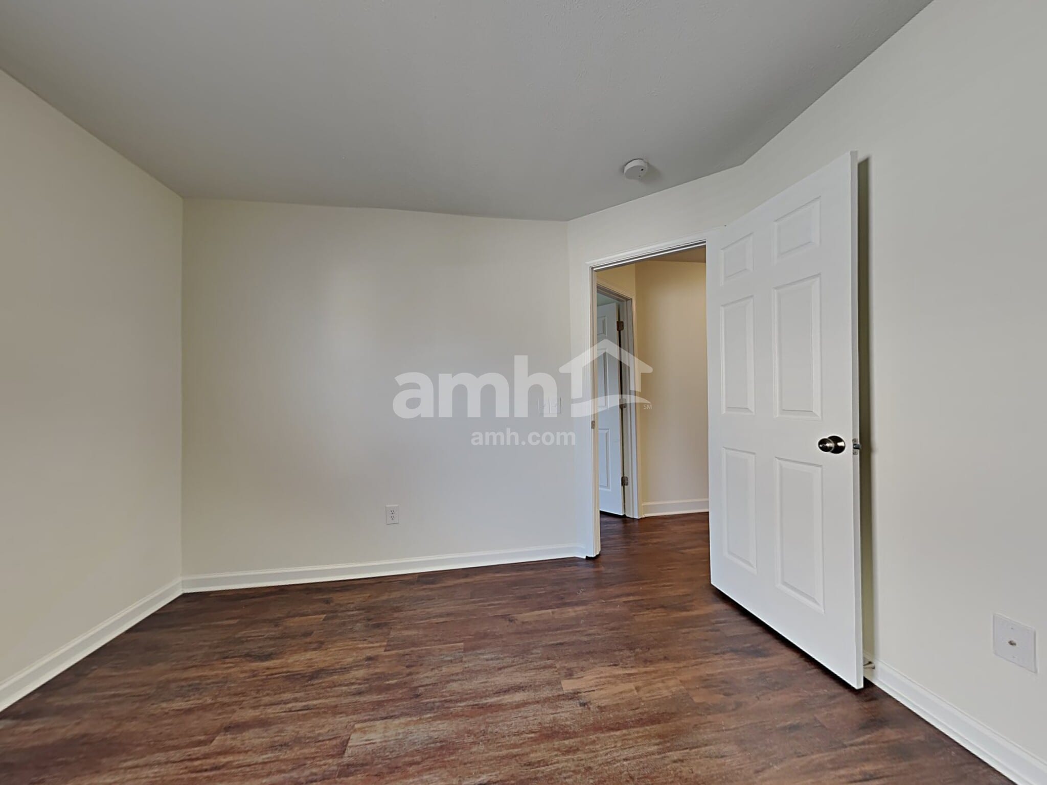Building Photo - 15015 Silver Thorne Way