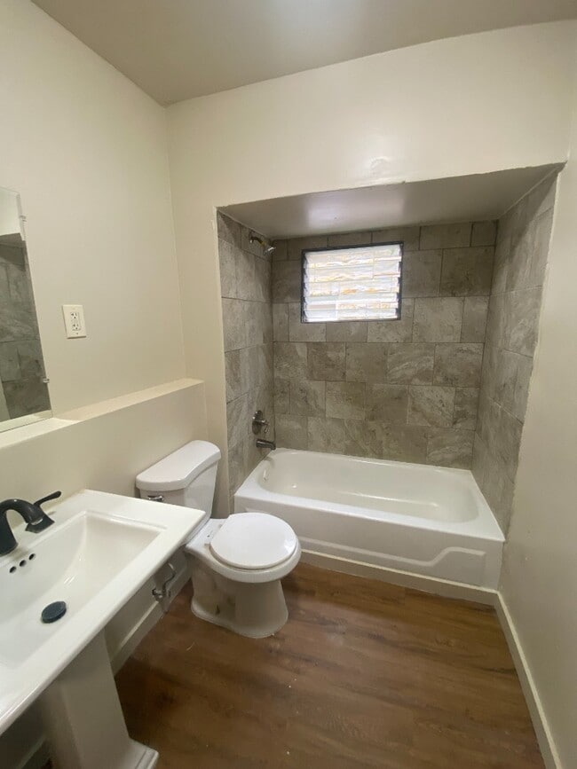 Building Photo - 3032 Tennyson Ave