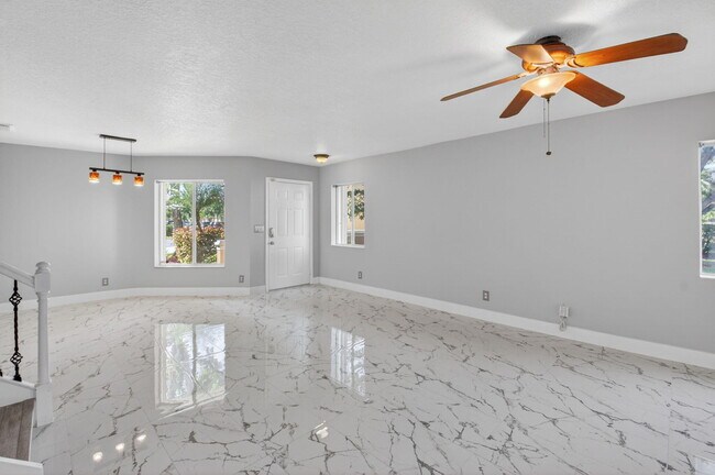 Building Photo - 1728 Arezzo Cir