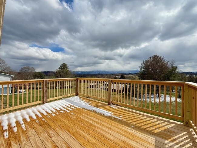 Building Photo - 275 Stone Dam Rd