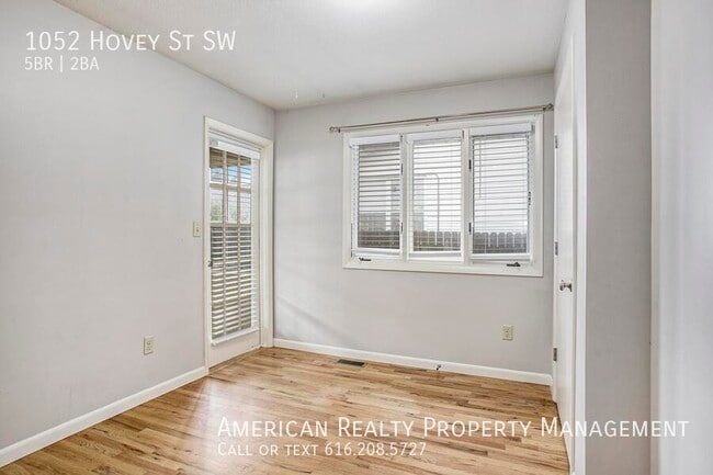 Building Photo - 1052 Hovey St SW