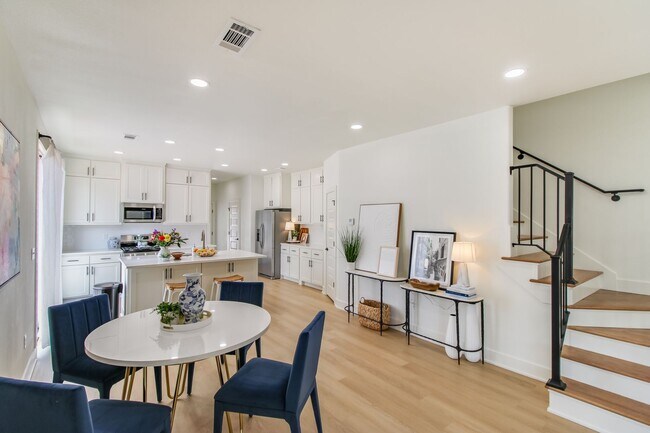 Building Photo - 1107 W 9th Ave