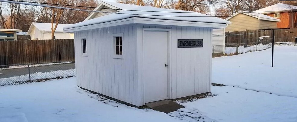 storage shed - 4220 S 38th St