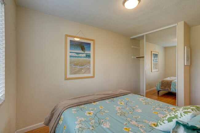 Building Photo - 420 Phoenix Cir