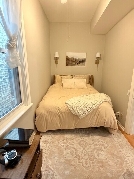 Building Photo - 3016 N Clifton Ave