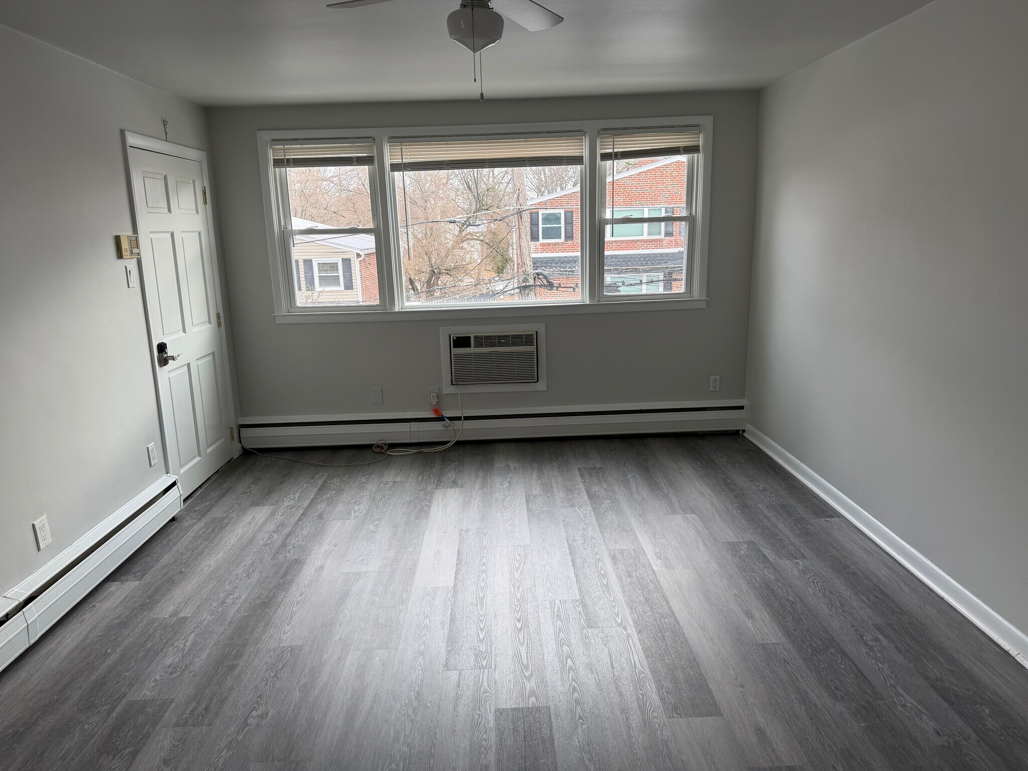 Building Photo - 126 4th Ave