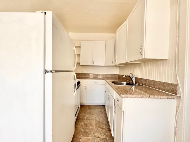Building Photo - 439 N Van Ness Ave