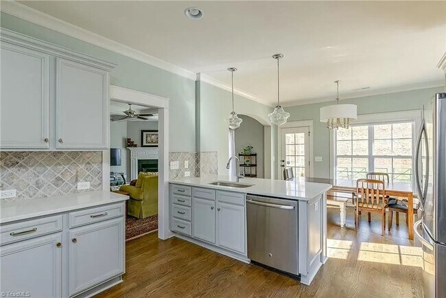 Building Photo - Executive home in popular Lewisville