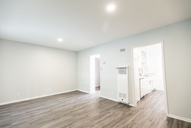 Interior Photo - 7056 Lanewood Ave