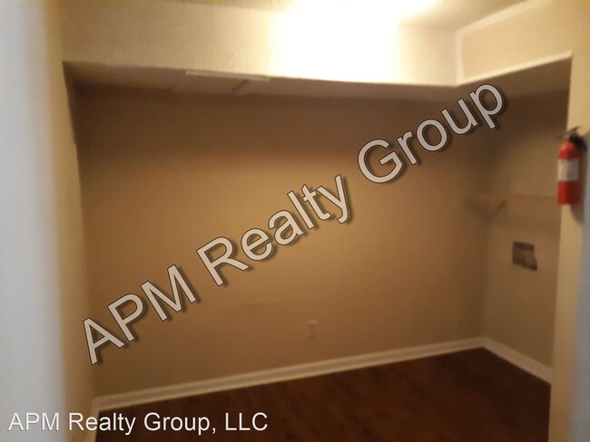 Building Photo - 2 br, 1.5 bath House - 4811 Monticello Road