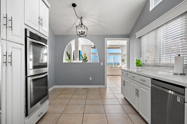 Building Photo - 11141 Limetree Dr