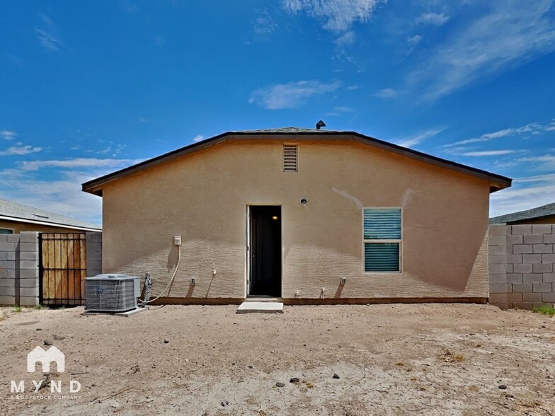 Building Photo - 254 S Picacho Heights Rd