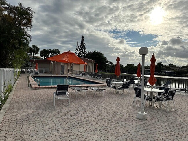 Building Photo - 2000 Atlantic Shores Blvd