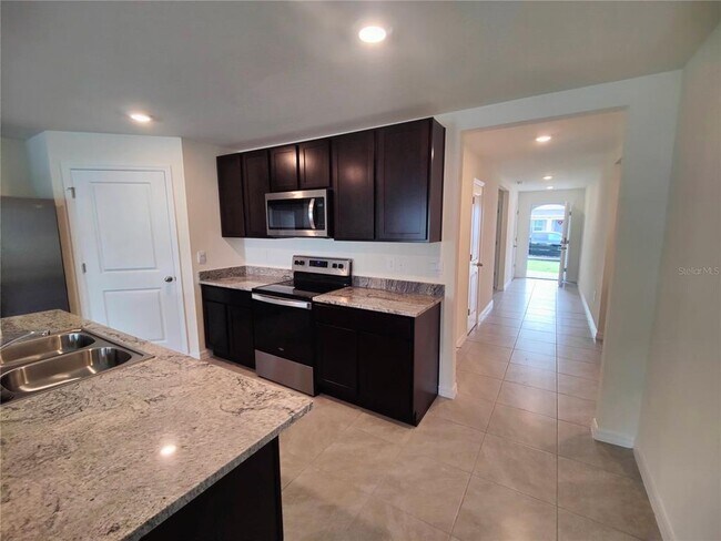 Building Photo - 6939 SE 112th Ln