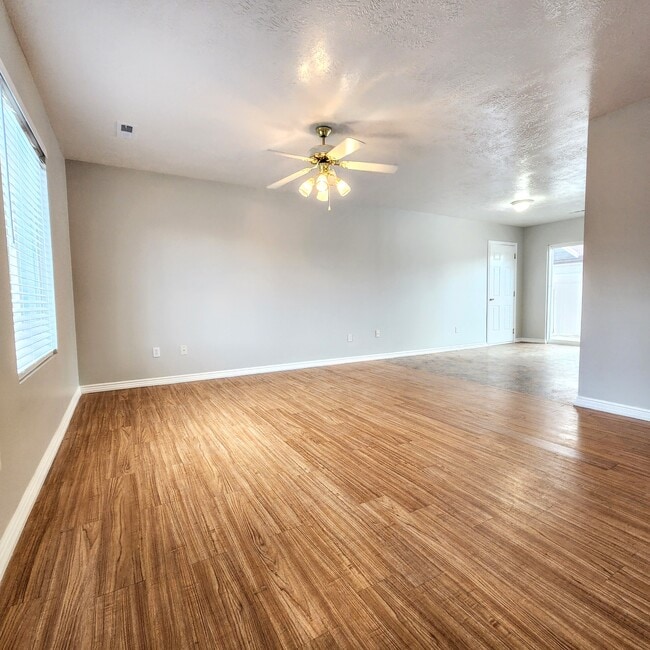 Building Photo - 7482 S 100 W