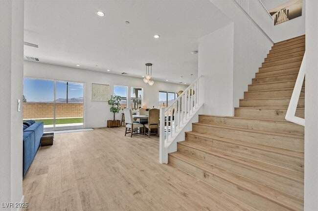 Building Photo - 10112 Pleasant Knoll Ave