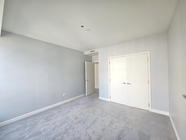 Building Photo - 415 E North Water St