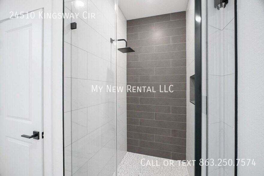 Building Photo - 24510 SW Kingsway Cir