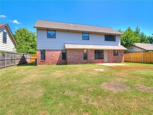Building Photo - Spacious 4 Bedroom Home - Edmond Schools -...