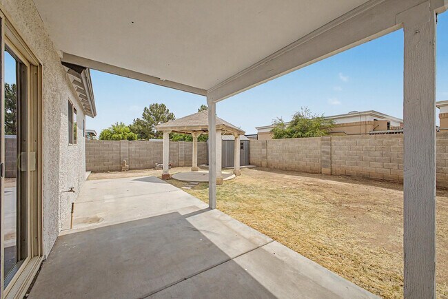 Building Photo - 9061 W Granada Rd