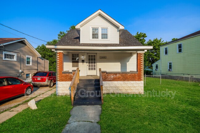 Primary Photo - 4328 Lonsdale Ave