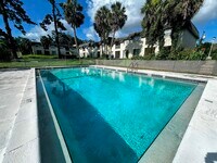 Building Photo - 2325 W Pensacola St