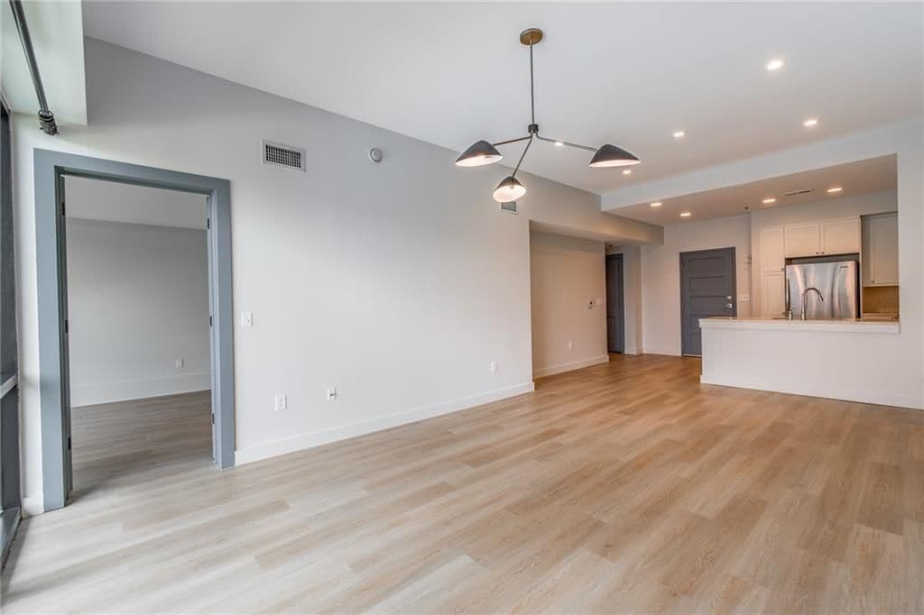 Building Photo - 1100 Howell Mill Rd NW