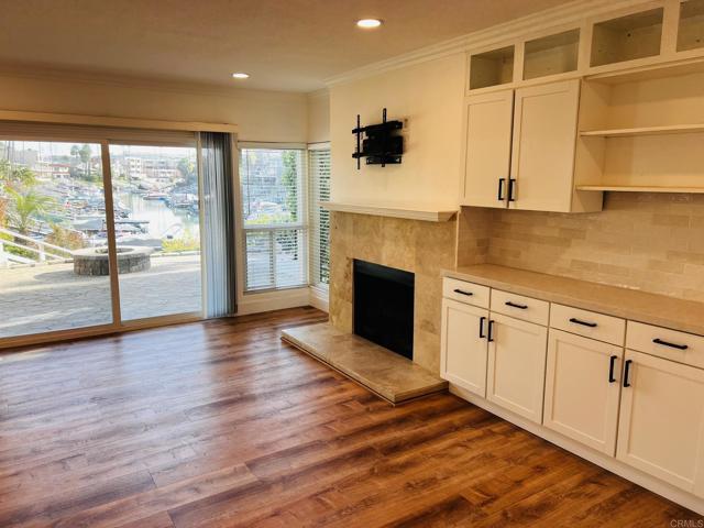 Building Photo - 4587 Cove Dr