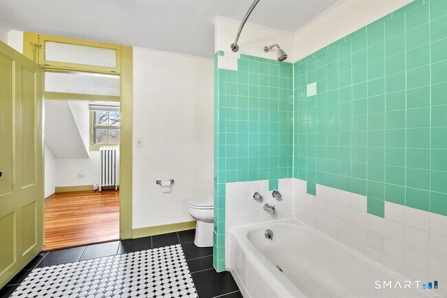 Building Photo - 185 Main St