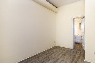 Building Photo - 614-626 W Lake St