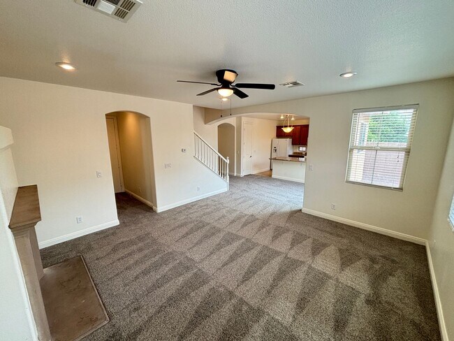 Building Photo - 10735 Knickerbocker Ave