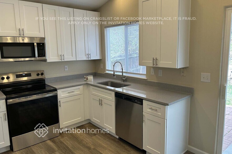 Building Photo - 6910 Blazing Trail Dr