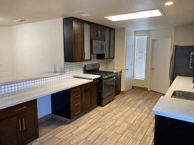 Building Photo - 419 Yarnell Dr