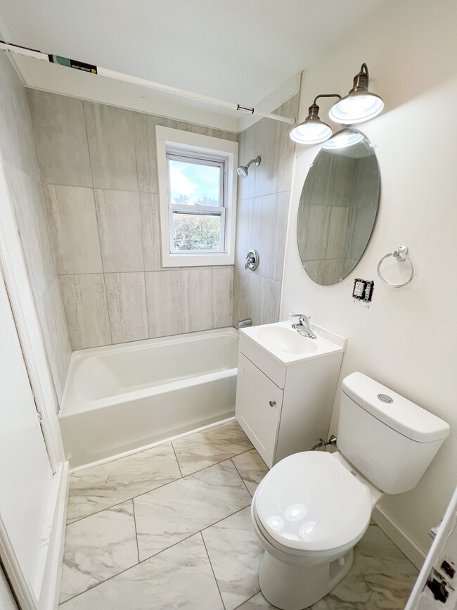 Bathroom - 519 Vine St