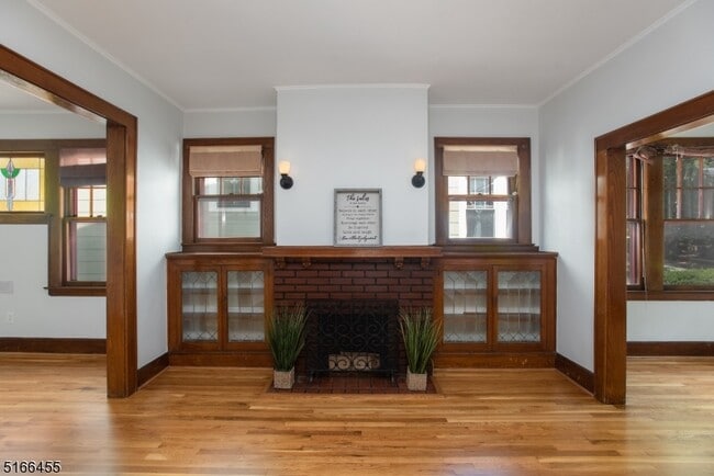 Building Photo - 170 Carteret St