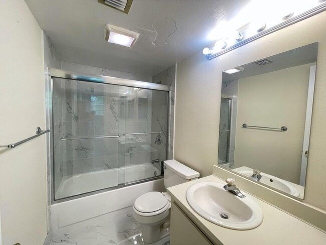 Building Photo - 2460 Deer Creek Country Club Blvd