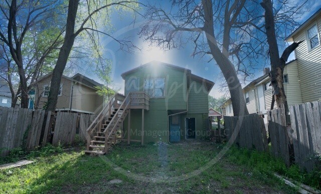 Building Photo - 2817 Monroe Ave