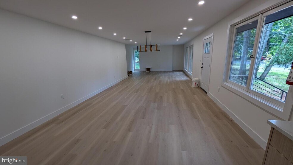 Building Photo - 555 Bilper Ave
