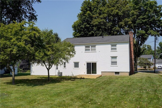 Building Photo - 161 Railroad Mills Rd