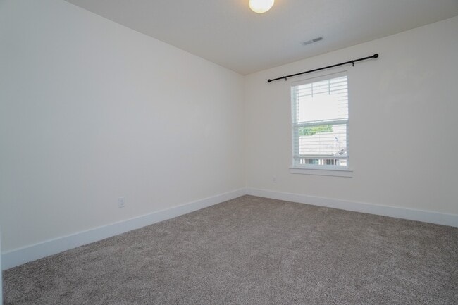 Building Photo - 1655 N Azurite Pl